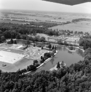 Zwembaden, vijvers, overzichten, Bestanddeelnr 250-8696