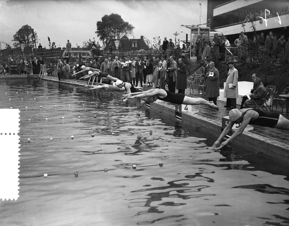 Zwemkampioenschap Nederland Groningen, start 100 m vrije slag dames, Bestanddeelnr 907-2687