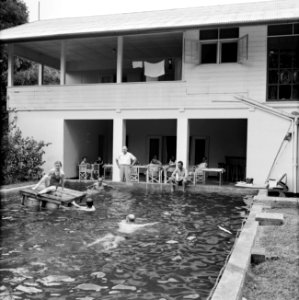 Zwembad bij het huis van de familie Zaalberg, Bestanddeelnr 252-4997
