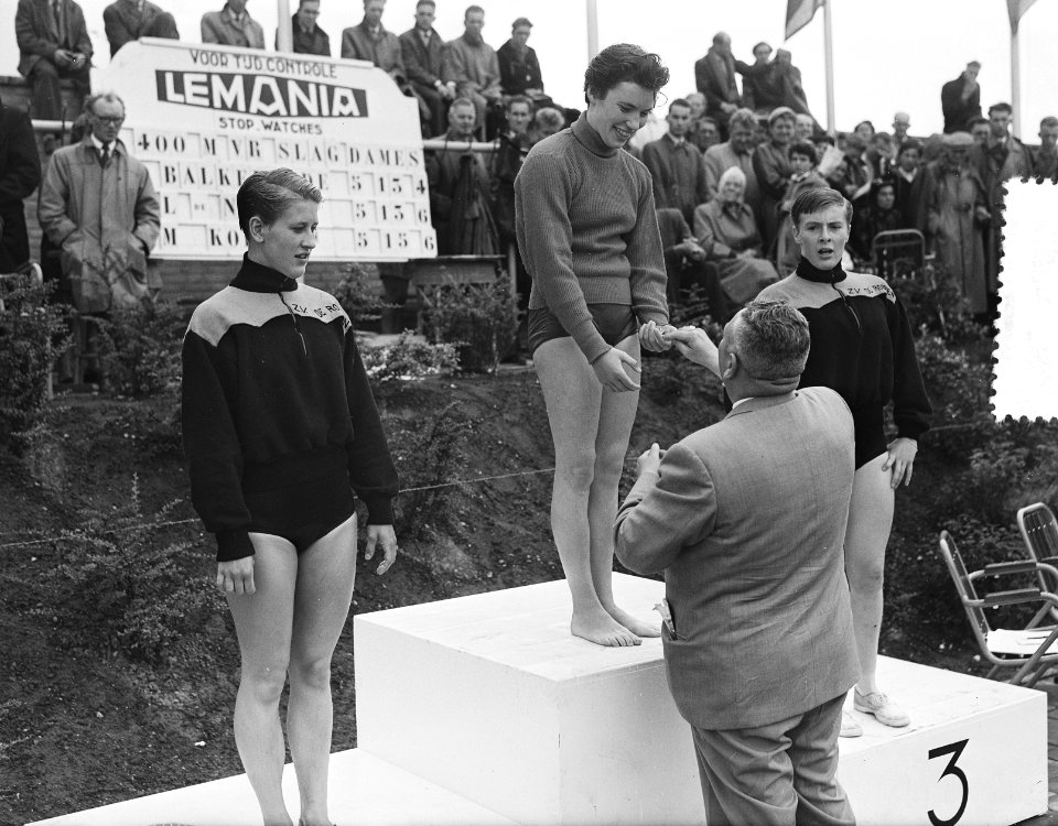 Zwemkampioenschap Nederland Groningen, start 400 m vrije slag dames, Bestanddeelnr 907-2688