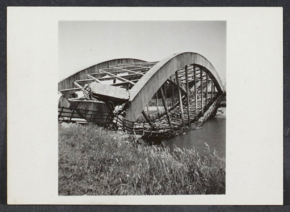 Zutphen 1945. IJsselbrug, Bestanddeelnr 31002 098