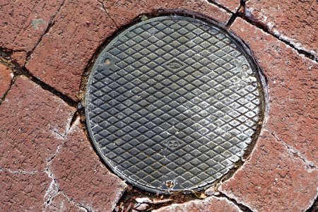 Zurn Co - streethole cover - Cambridge, MA - DSC02483