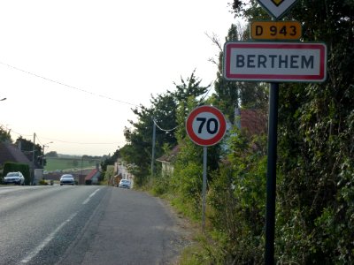 Zutkerque (Pas-de-Calais) city limit sign Berthem