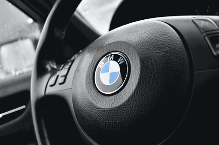 Motor dashboard steering wheel