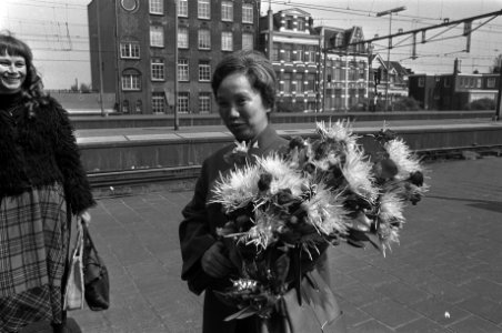 Zuidvietnamese minister tijdens persconferentie in Amsterdam mevrouw Duong Quynh, Bestanddeelnr 927-1644 photo