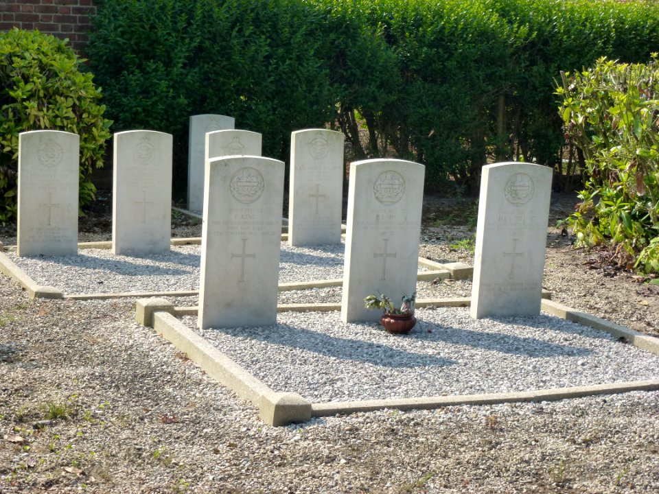 Zuydpeene (Nord, Fr) CWGC tombes de guerre
