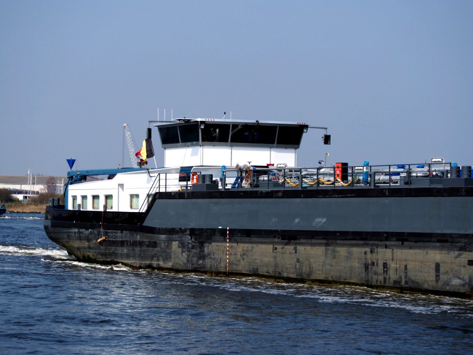 Zuidzee - ENI 06004070, Noordzeekanaal, Port of Amsterdam, pic5