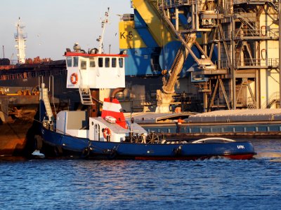 Zuidpool ENI 02309795 pushing Marika ENI 02317283, Port of Amsterdam pic5
