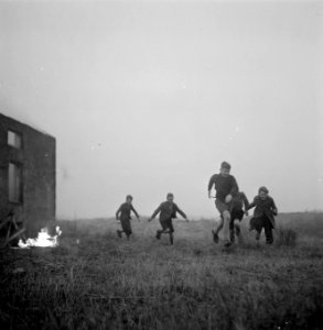 Zuid-Nederland. Reportage over de gevaren van mijnen en achtergelaten munitie vo, Bestanddeelnr 901-2882
