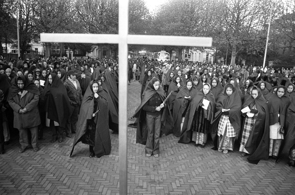Zuid-Molukkers houden klaagdienst op Plein 1813, Bestanddeelnr 925-5566