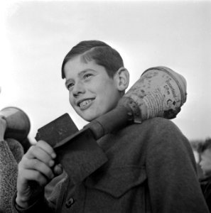 Zuid-Nederland. Reportage over de gevaren van mijnen en achtergelaten munitie vo, Bestanddeelnr 901-2848