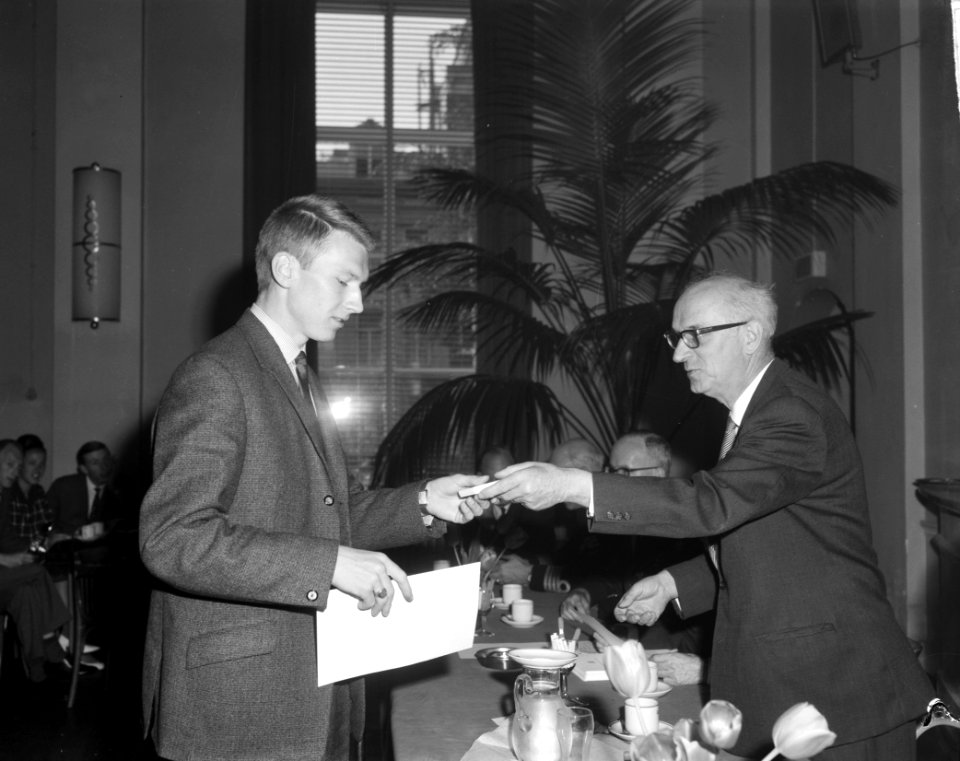 60 jarig bestaan Koninklijke Nederlandse Korfbal Bond gevierd in Carlton Hotel, Bestanddeelnr 915-1946