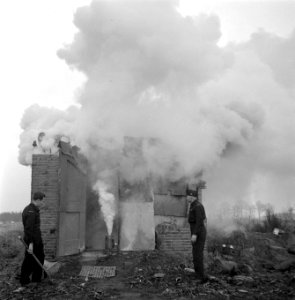 Zuid-Nederland. Reportage over de gevaren van mijnen en achtergelaten munitie vo, Bestanddeelnr 901-2872