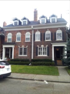 71 Howland Ave