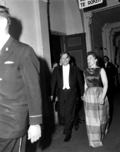 75 Jarig bestaan Concertgebouw in Amsterdam Hephzibah en Yehudi Menuhin, Bestanddeelnr 914-9986