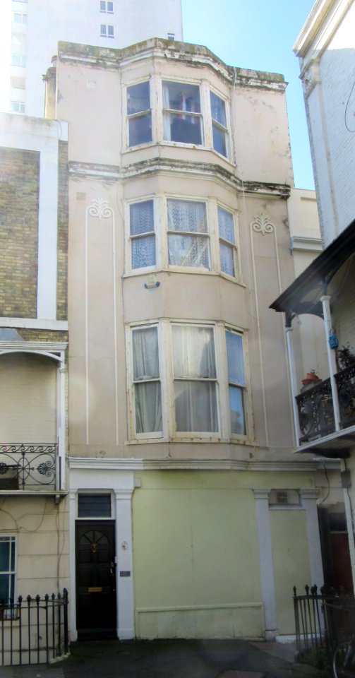 35 Russell Square, Brighton (NHLE Code 1380845) (September 2015)