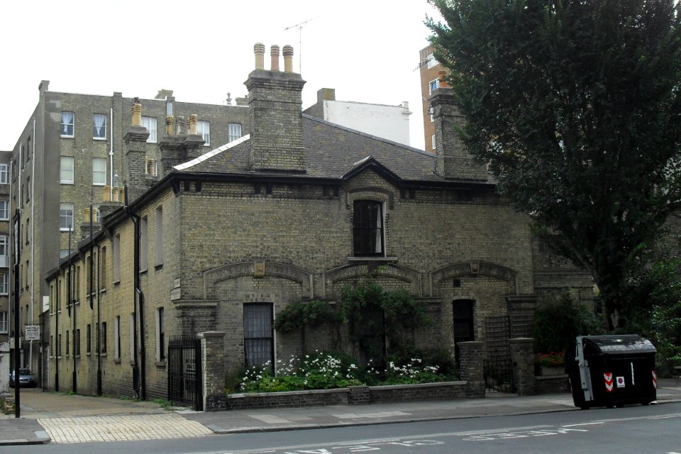 35 Third Avenue, Hove (NHLE Code 1187593) (August 2010)
