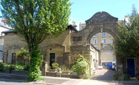 35 Third Avenue, Hove (NHLE Code 1187593) (May 2020)
