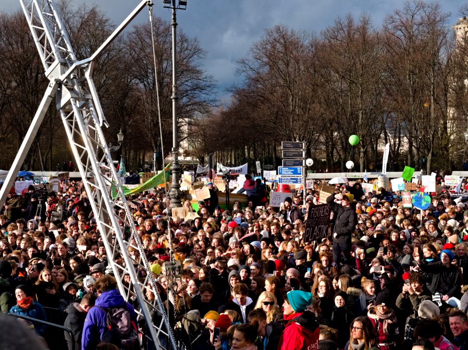 4th Global Climate Strike Berlin FridaysForFuture demonstration start from stage 39
