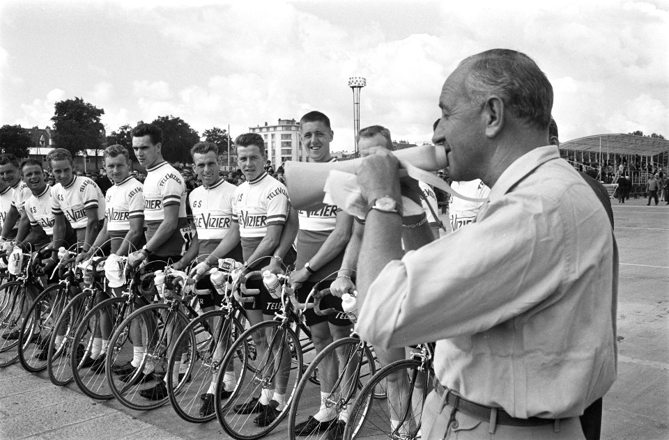 51ste Tour de France 1964, Jacques Goddet bij de presentatie van de Televizierp…, Bestanddeelnr 916-5785