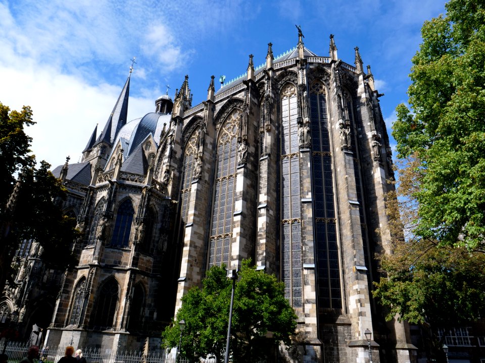 Aachen Cathedral in sun 15