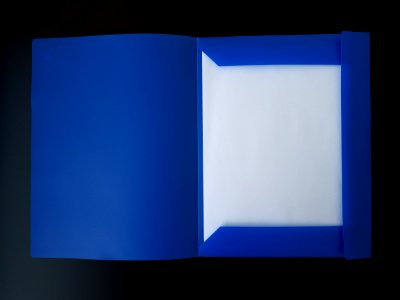 3-Flap blue A4 folder with elastic straps - C4 photo