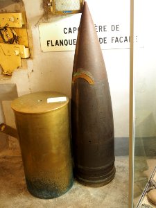 420mm shellcase for 1000kg grenade used in German Skoda 100000kg canon that where fired upon l'ouvrage de Schönenbourg, Casemate 35-3 - Marckolsheim, photo 2