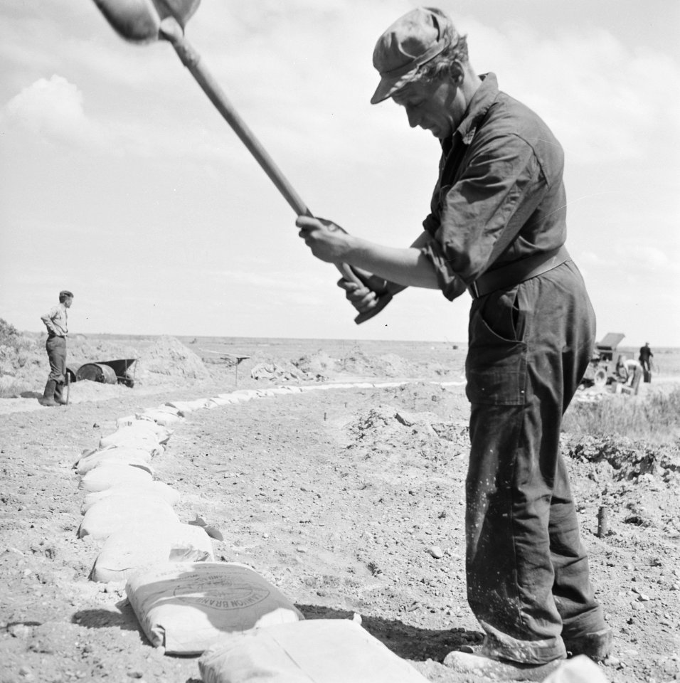 Aanleg en verbeteren van wegen, dijken en spaarbekken, cementstabilisatie, cemen, Bestanddeelnr 161-0398