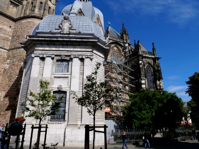 Aachen Cathedral in sun 09