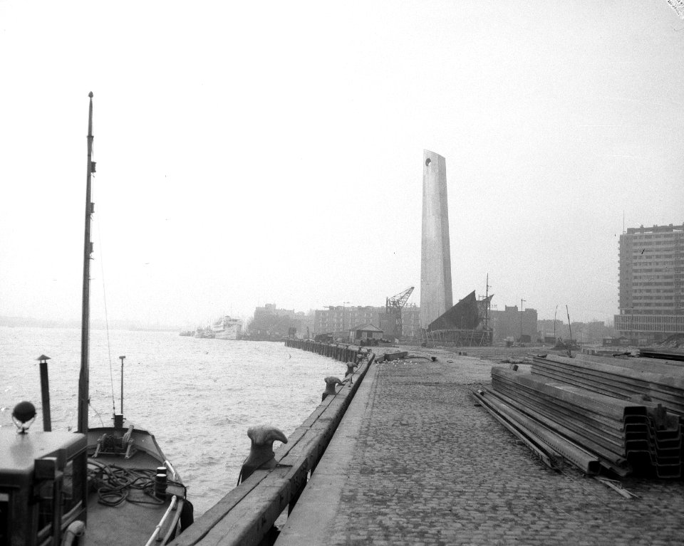 Aanbouw koopvaardijmonument Rotterdam, Bestanddeelnr 908-3580