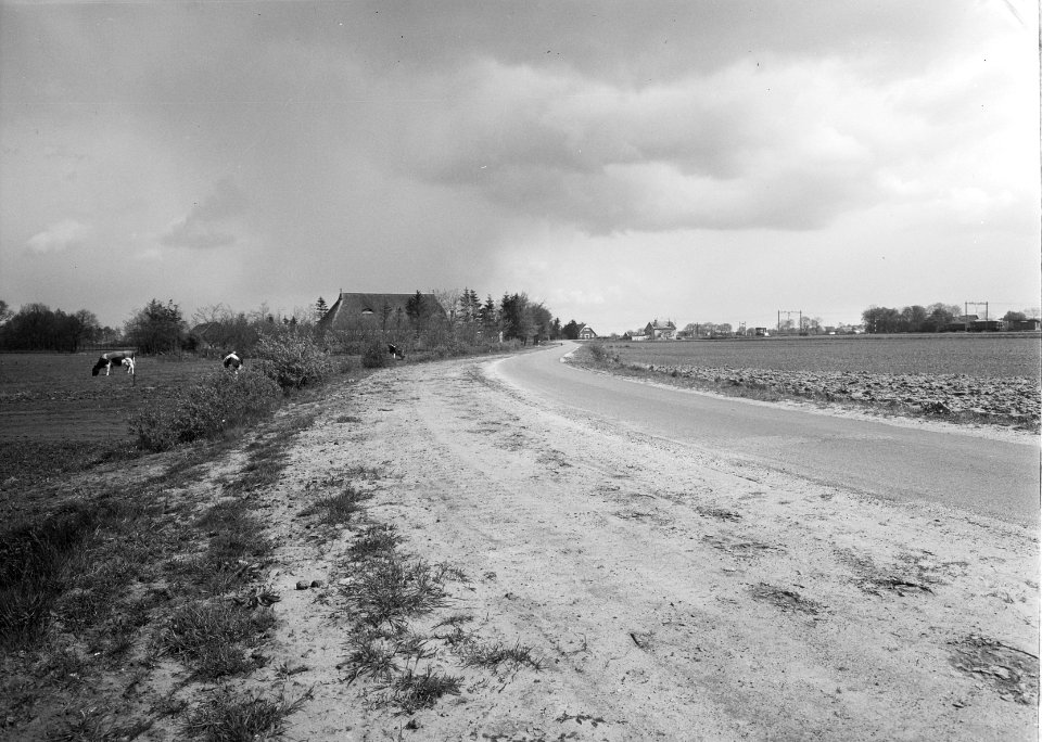 Aanleg en verbeteren van wegen, dijken en spaarbekken, ruilverkaveling, Bestanddeelnr 161-0300