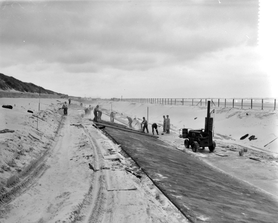 Aanleg asfaltglooiing Hoek van Holland, Bestanddeelnr 907-8440