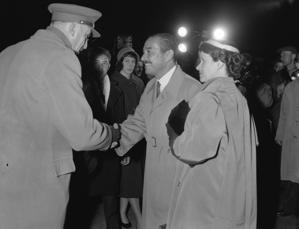 Aankomst sultan Hamid II van Pontianak op Schiphol, Bestanddeelnr 909-9556