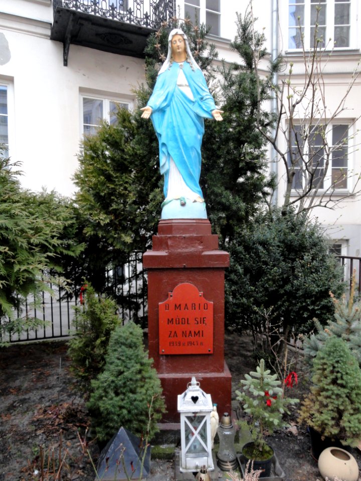 2019 Warszawa Ząbkowska 11, kapliczka maryjna