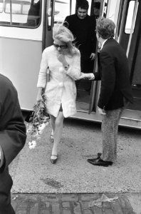 Aankomst Sylvie Vartan op Schiphol, Bestanddeelnr 919-8632