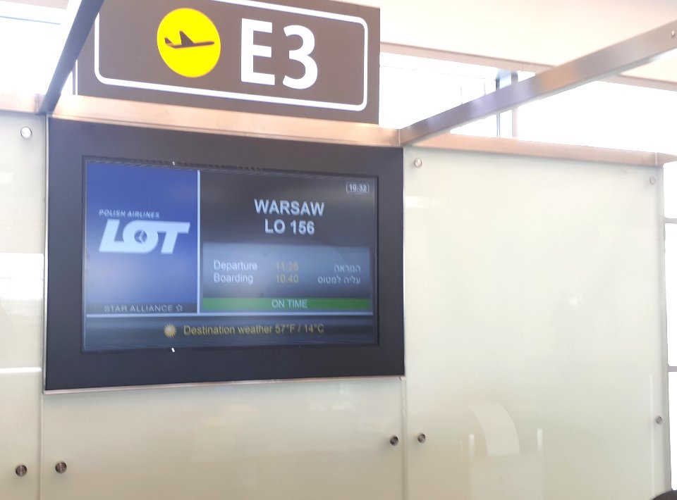 20180413-103226-lot-polish-airlines