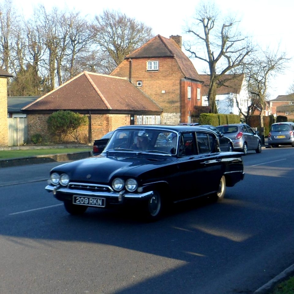209 RKN at Limpsfield Road, Sanderstead