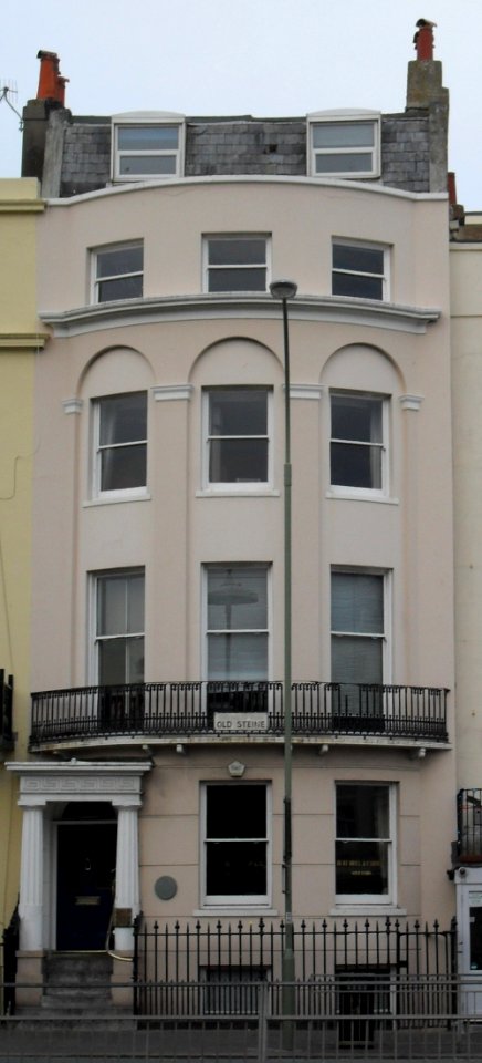 30 Old Steine, Brighton (NHLE Code 1380662) (May 2010)