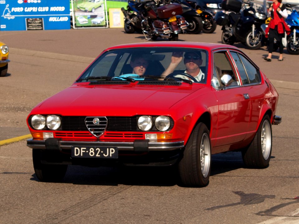 Alfa Romeo Alfetta 2000 GTV dutch licence registration DF-82-JP pic1