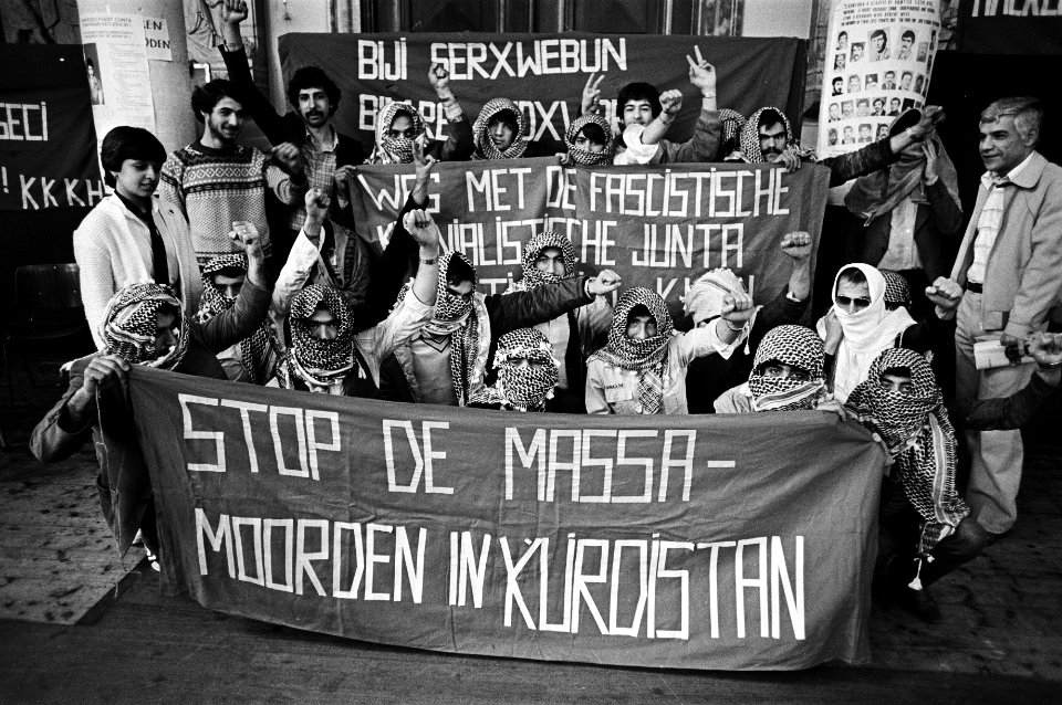 25 Koerdische Turken in de Mozes en Aaronkerk in hongerstaking tegen processen die nu tegen Koerden in Turkije gevoerd worden, Bestanddeelnr 931-4348