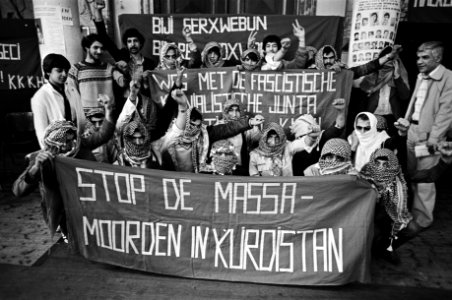 25 Koerdische Turken in de Mozes en Aaronkerk in hongerstaking tegen processen die nu tegen Koerden in Turkije gevoerd worden, Bestanddeelnr 931-4348