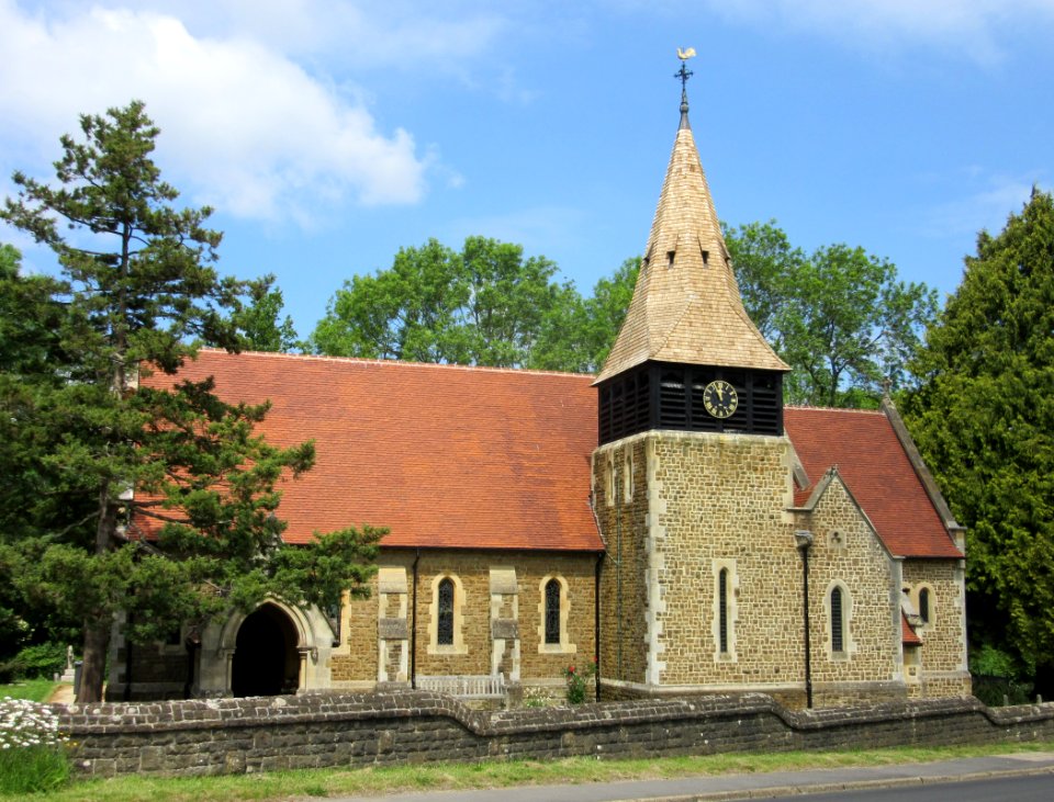 All Saints Church, Grayswood Road, Grayswood (June 2015) (12)