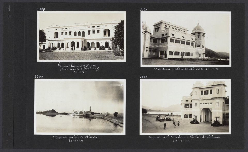 Albumblad met vier foto's. Linksboven het guesthouse te Alwar waar de expeditie, Bestanddeelnr 32 29