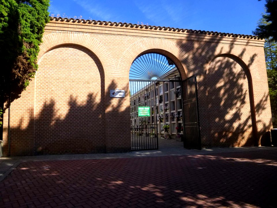Alcobendas - Urbanización La Moraleja, Cementerio de la Ermita en Soto de la Moraleja 3