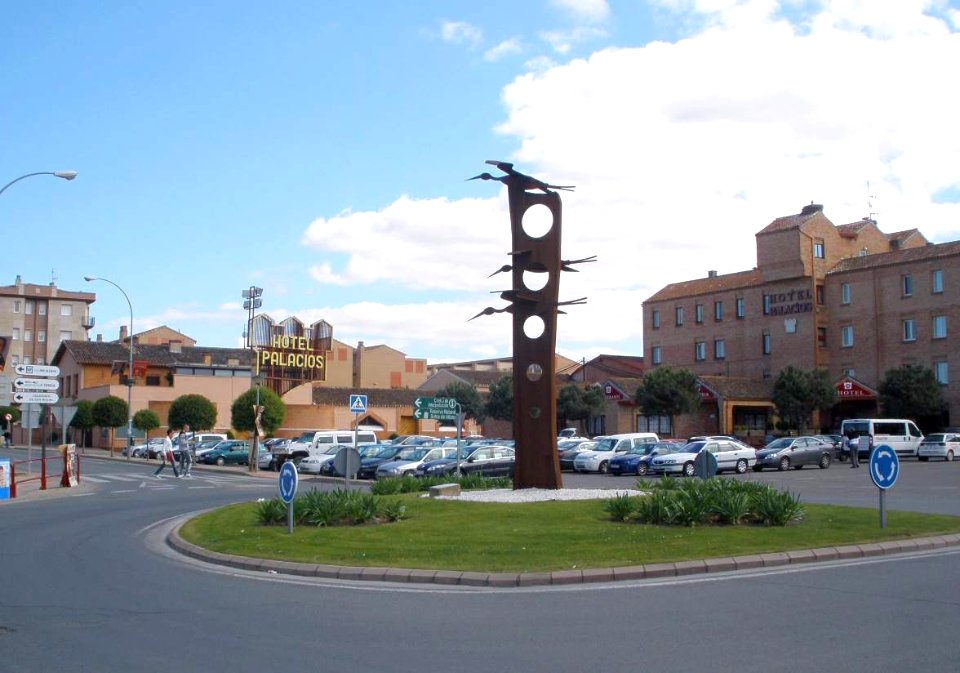 Alfaro - Monumento a las cigueñas 3