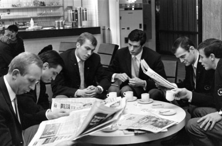 Ajax in KNVB-centrum te Zeist, v.l.n.r. Groot, Cruijff, De Wolff, Suurbier, Soet, Bestanddeelnr 919-8596