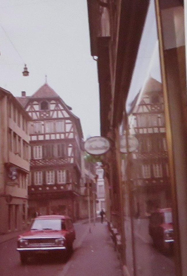 AIMG 5363 Neustadt an der Weinstraße 1968 Straßenszene unscharf