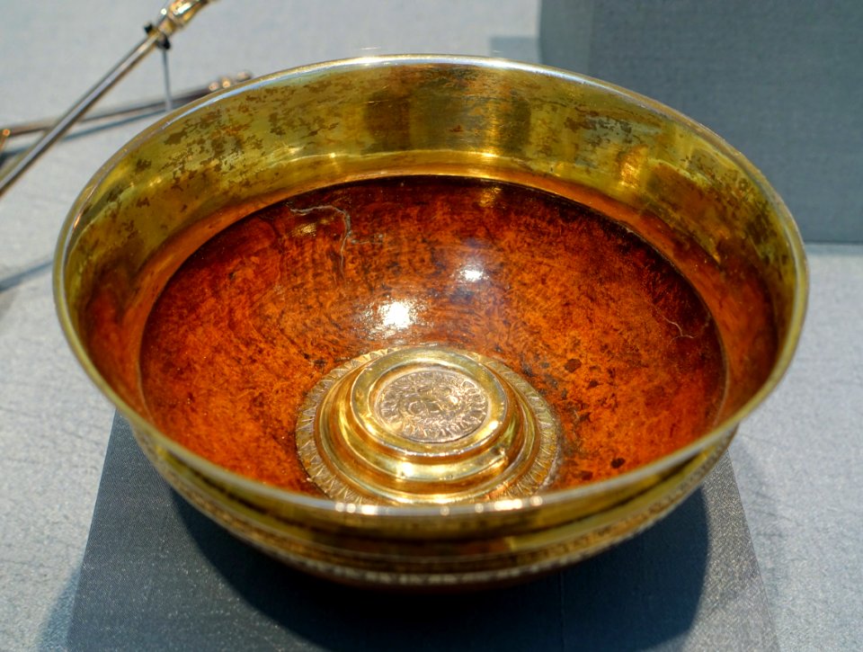 All Hallows mazer bowl, c. 1470, maple wood, silver, gilt - Portland Art Museum - Portland, Oregon - DSC08858