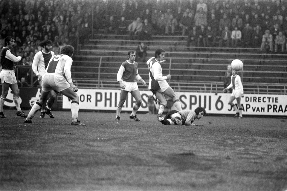 Ajax tegen Den Bosch 9-0, Gerrie Mühren scoort 7-0, Bestanddeelnr 926-0034