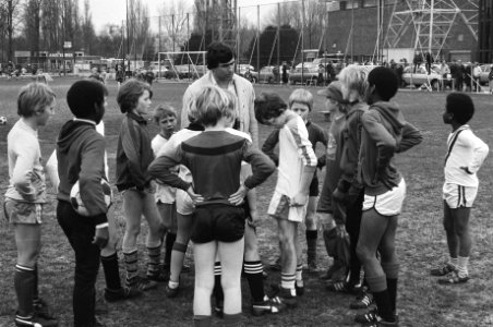 Ajax houdt instuif voor nieuw jong talent tussen 8 en 16 jaar Sjaak Swart in ge, Bestanddeelnr 930-7653